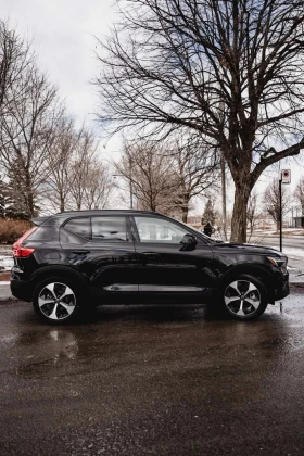 Volvo XC40 * B5 AWD Plus Dark Theme * CARFAX * ПАНО * KEYLESS - 32800 € / 64151.22 лв. - 33438480 2