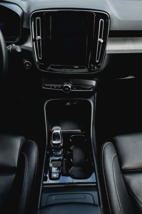 Volvo XC40 * B5 AWD Plus Dark Theme * CARFAX * ПАНО * KEYLESS - 32800 € / 64151.22 лв. - 33438480 7