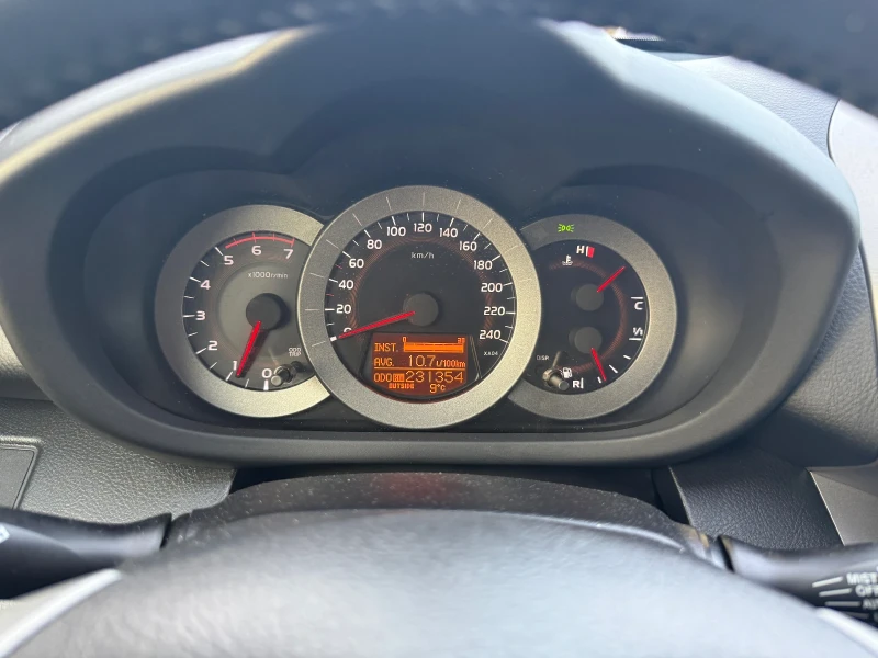 Toyota Rav4 177кс 4х4, снимка 8 - Автомобили и джипове - 52739164