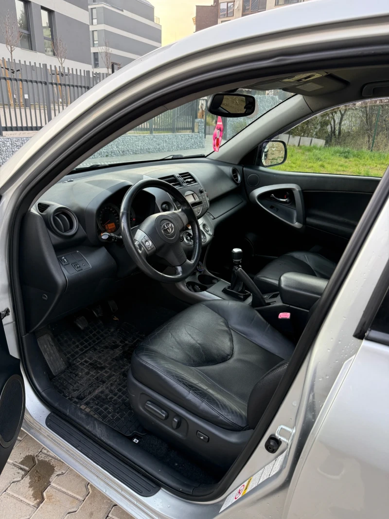 Toyota Rav4 177кс 4х4, снимка 6 - Автомобили и джипове - 52739164