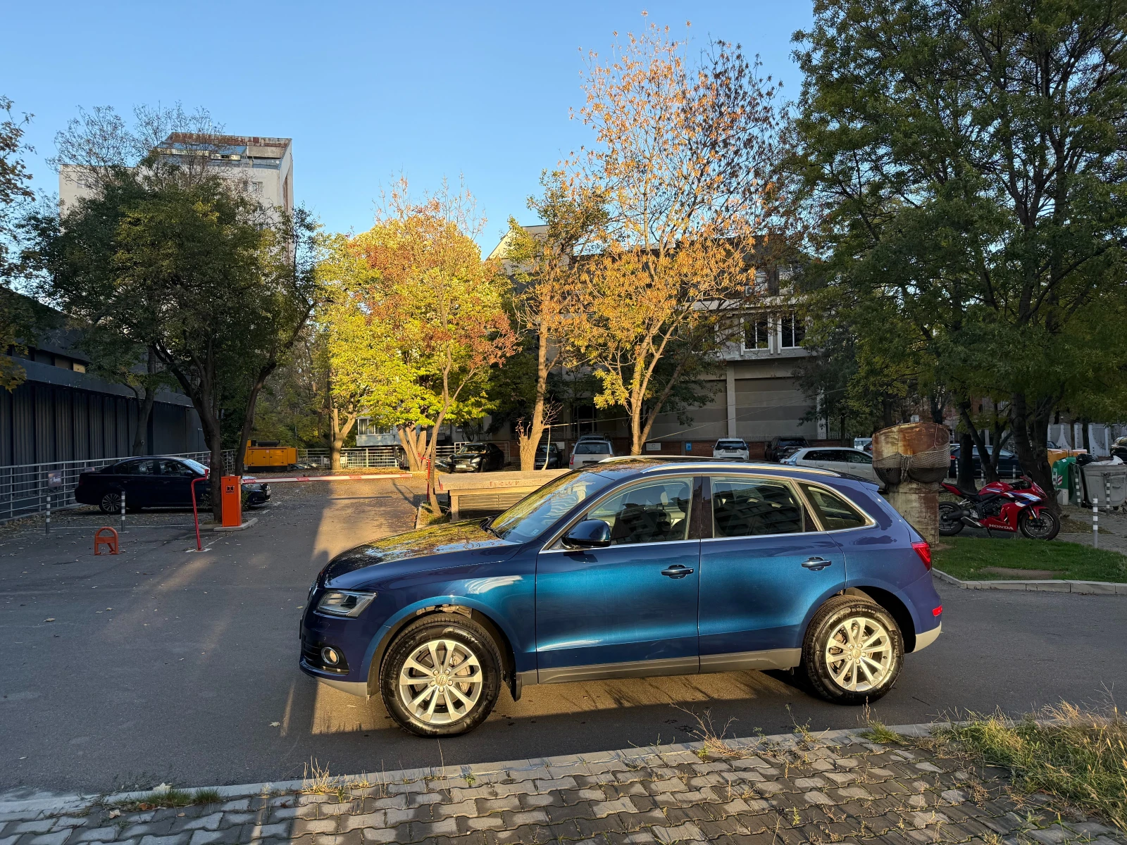 Audi Q5 2.0TDI Quattro - изображение 2