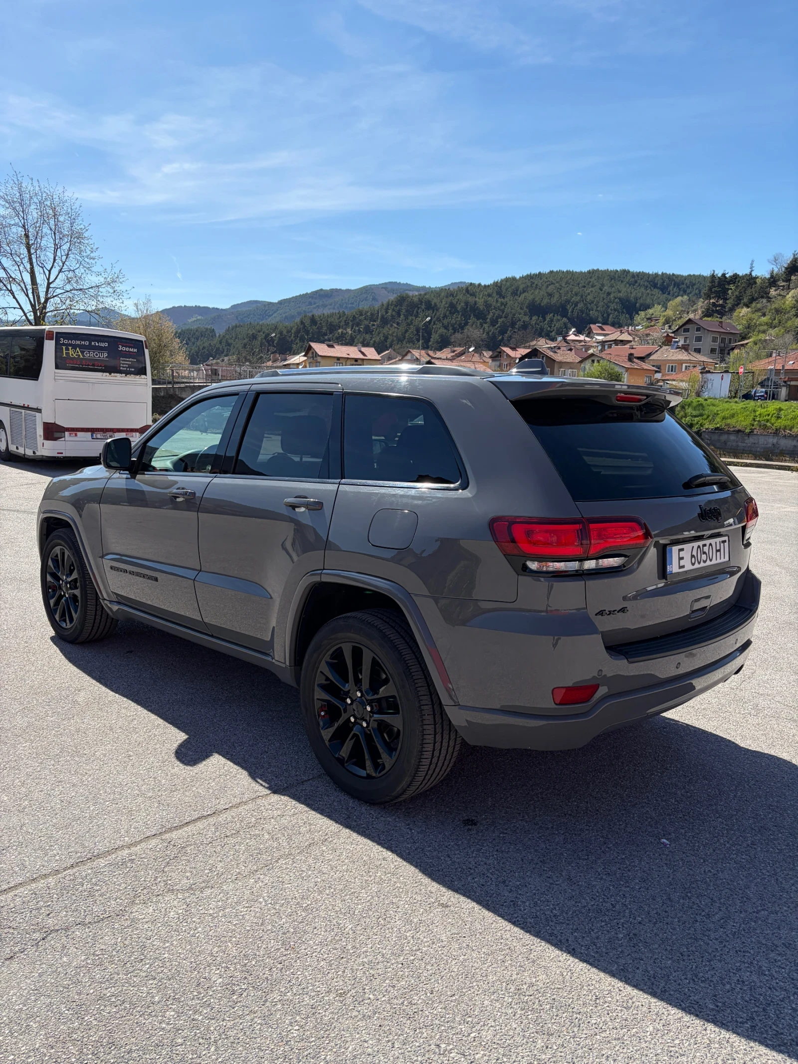Jeep Grand cherokee LAREDO E 3.6 V6 AWD 8ZF, снимка 4 - Автомобили и джипове - 53917732