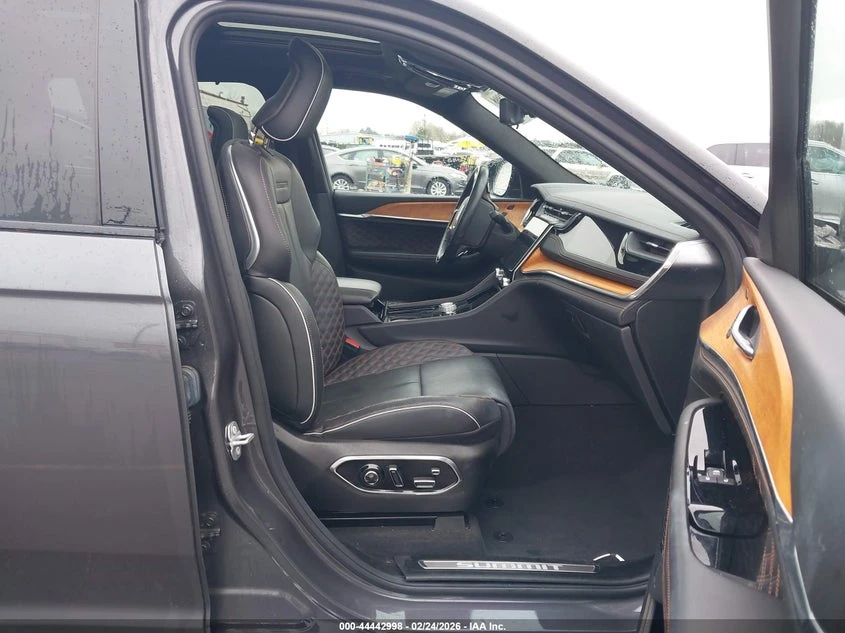 Jeep Grand cherokee 3.6l L Summit Reserve 4X4, снимка 5 - Автомобили и джипове - 54106302