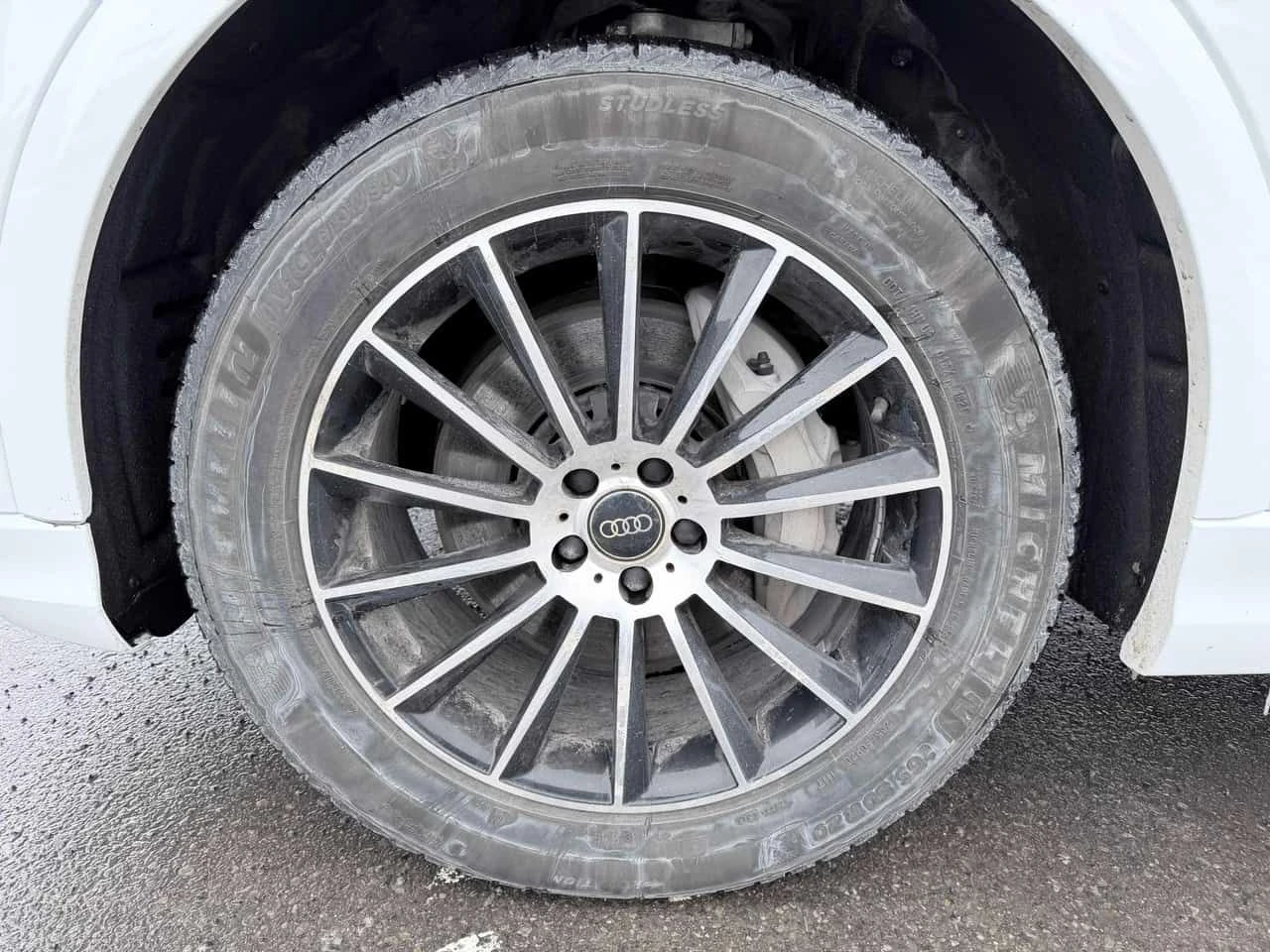 Audi Q8 * Technik * S-LINE * ДИСТРОНИК* 360* ОБДУХВАНЕ, снимка 7 - Автомобили и джипове - 54129358