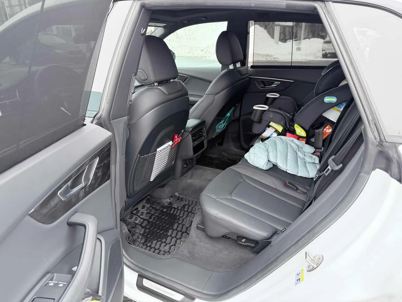 Audi Q8 * Technik * S-LINE * ДИСТРОНИК* 360* ОБДУХВАНЕ, снимка 9 - Автомобили и джипове - 54129358