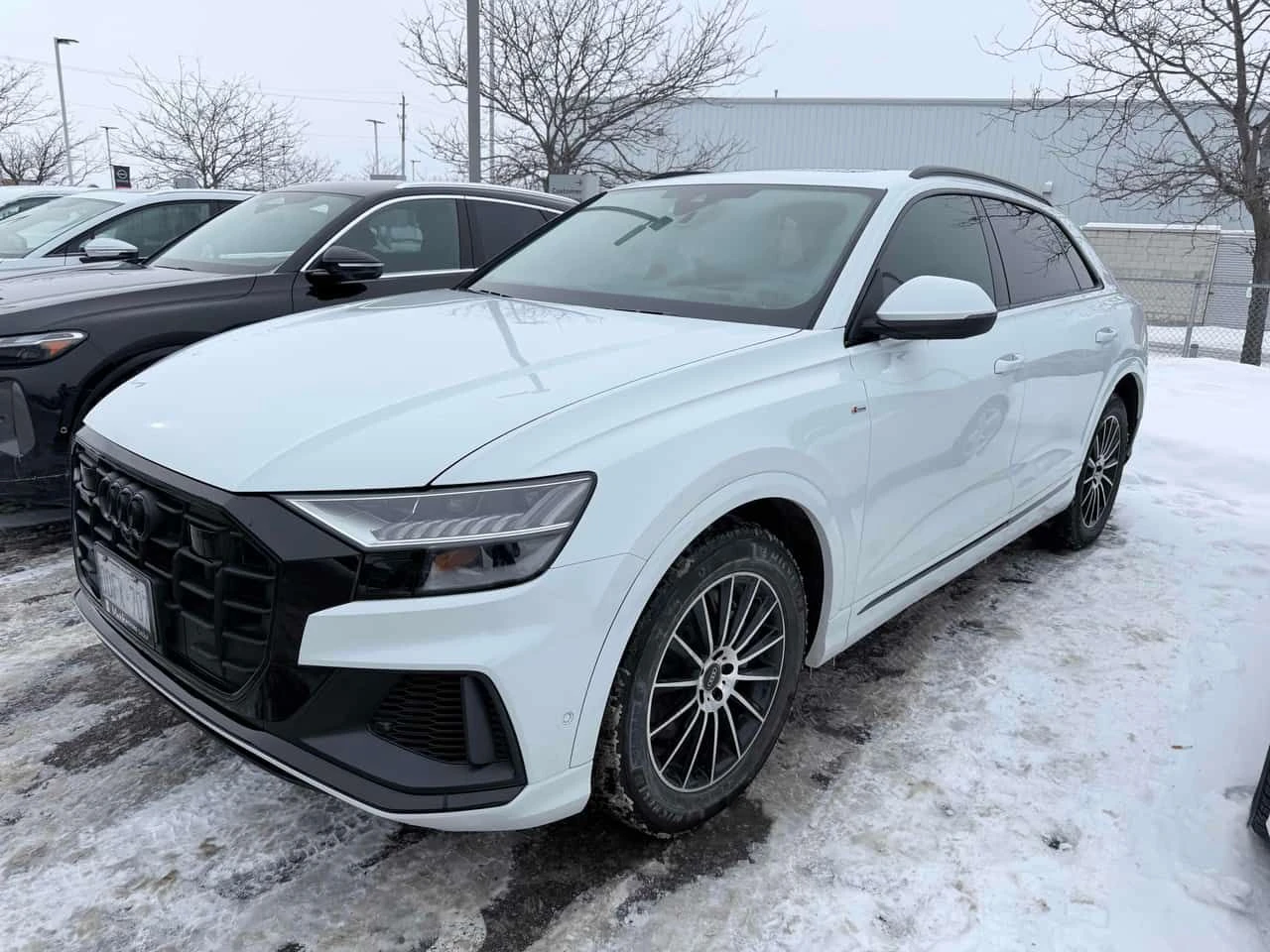 Audi Q8 * Technik * S-LINE * ДИСТРОНИК* 360* ОБДУХВАНЕ, снимка 10 - Автомобили и джипове - 54129358