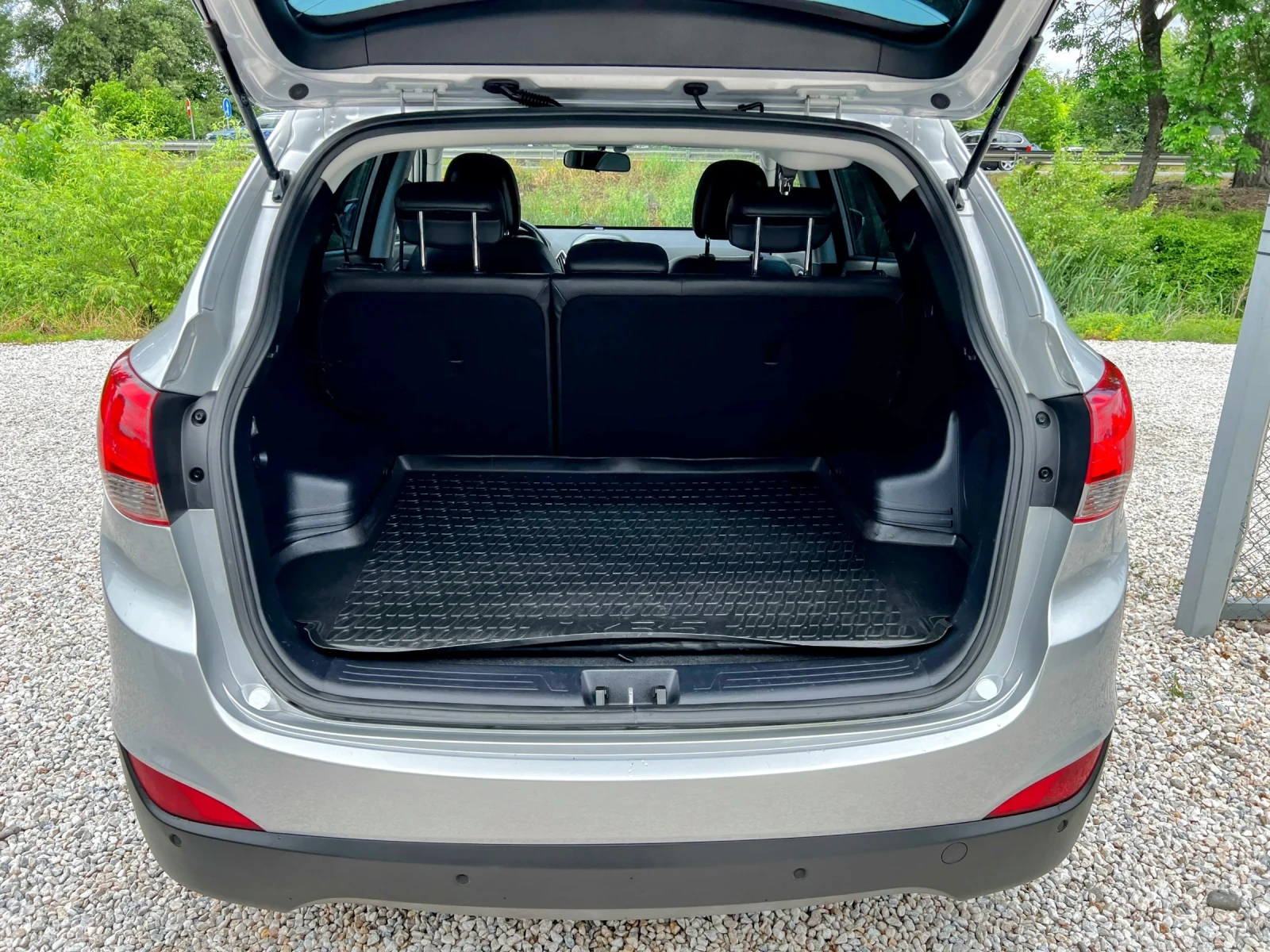 Hyundai IX35 2.0CRDI AUTOMATIC 184PS. SWISS EDITION, снимка 14 - Автомобили и джипове - 54652077