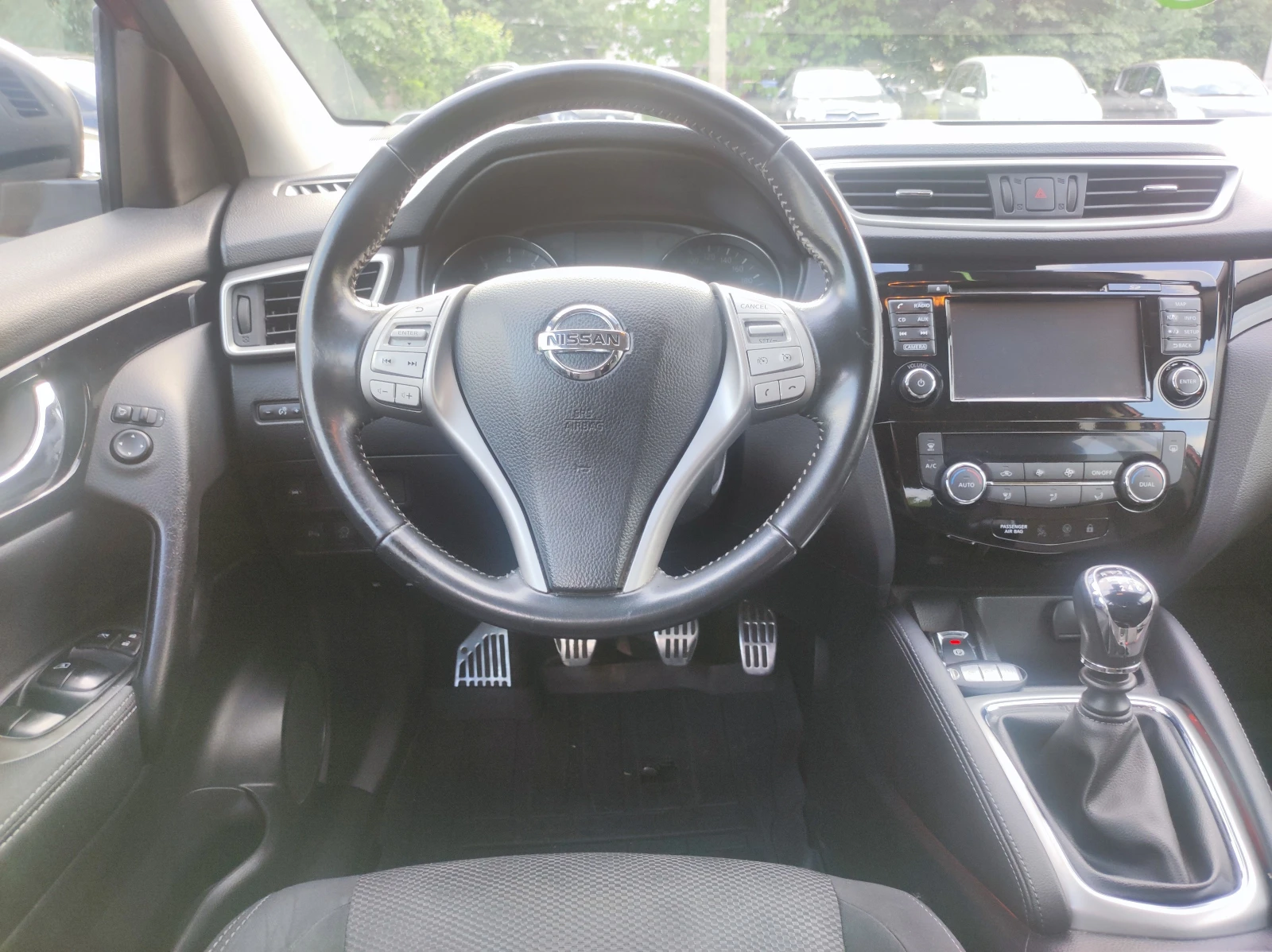 Nissan Qashqai 1.6Turbo 163к.с. Tekna Euro6b, снимка 11 - Автомобили и джипове - 54708133