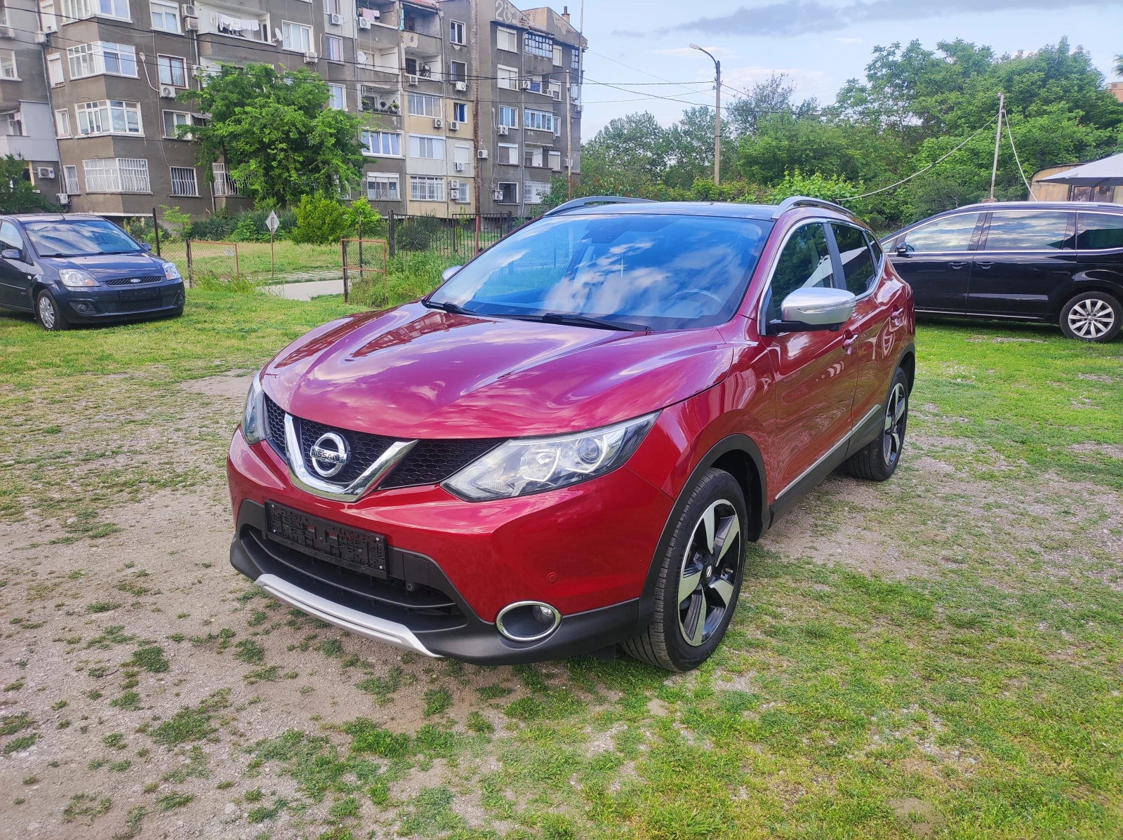 Nissan Qashqai 1.6Turbo 163к.с. Tekna Euro6b, снимка 2 - Автомобили и джипове - 54708133