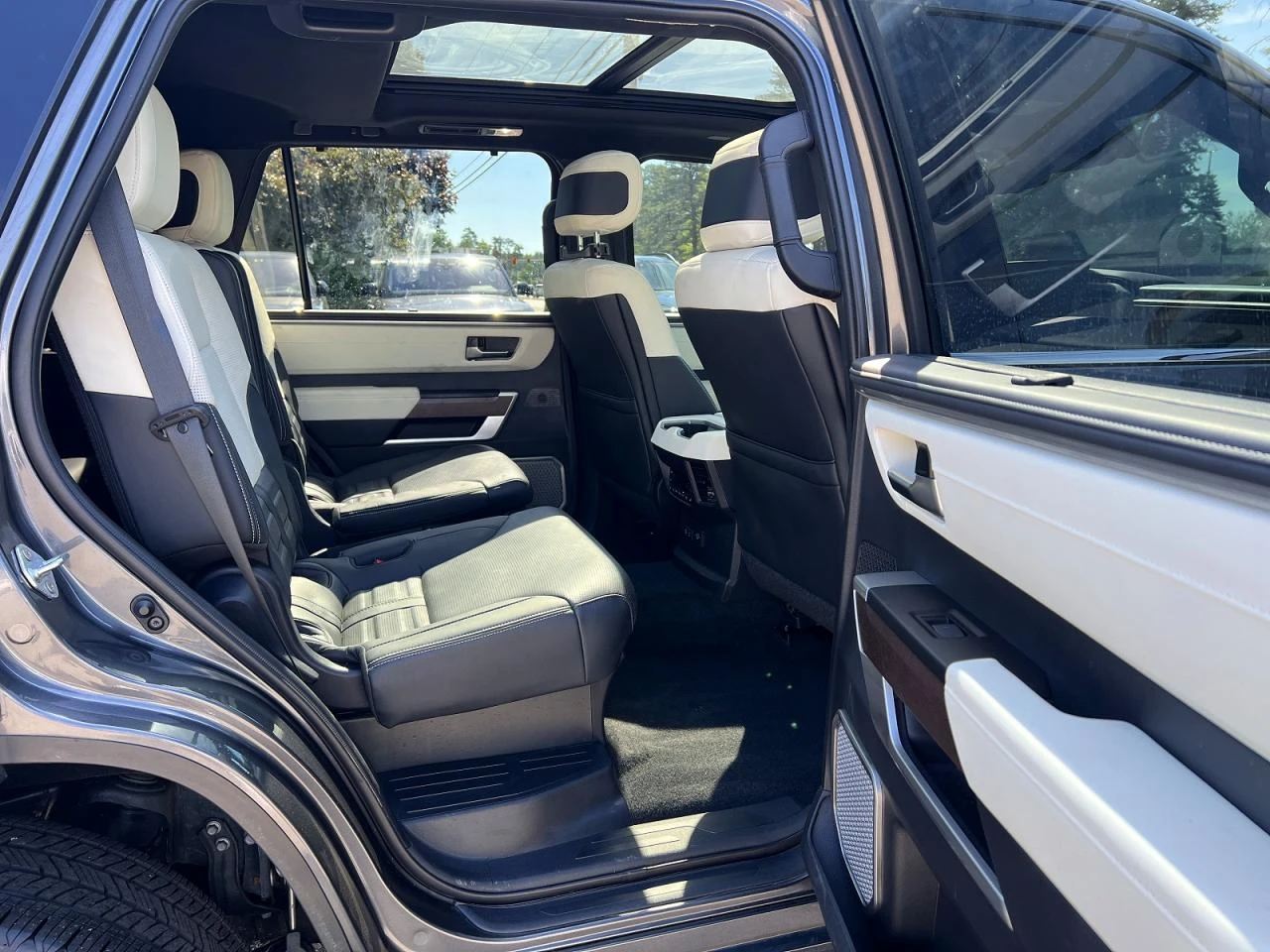 Toyota Sequoia 3.4l Capstone, снимка 6 - Автомобили и джипове - 55046288