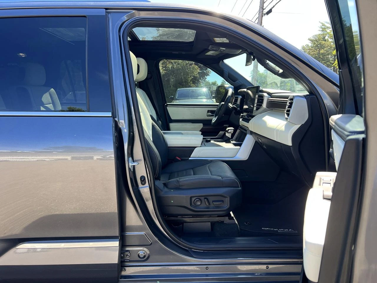 Toyota Sequoia 3.4l Capstone, снимка 5 - Автомобили и джипове - 55046288