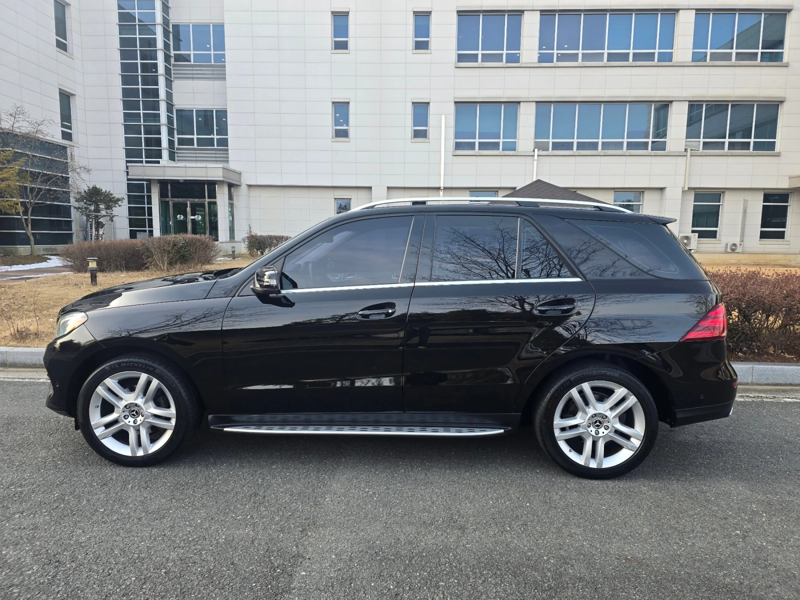 Mercedes-Benz GLE 350 ЕЛ. БАГАЖНИК* BLIND SPOT* ЛЮК* КРАЙНА ЦЕНА, снимка 3 - Автомобили и джипове - 55378788