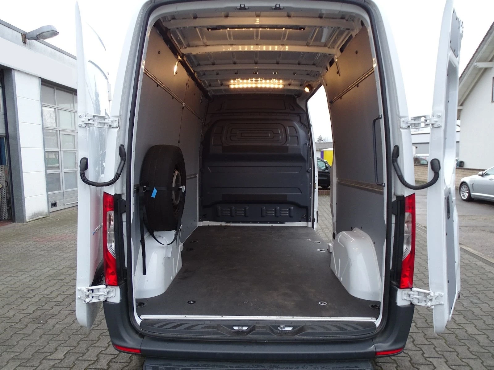 Mercedes-Benz Sprinter eSPRINTER 312*L2*CLIMA*CAMERA*ELECTRIC | Mobile.bg   12