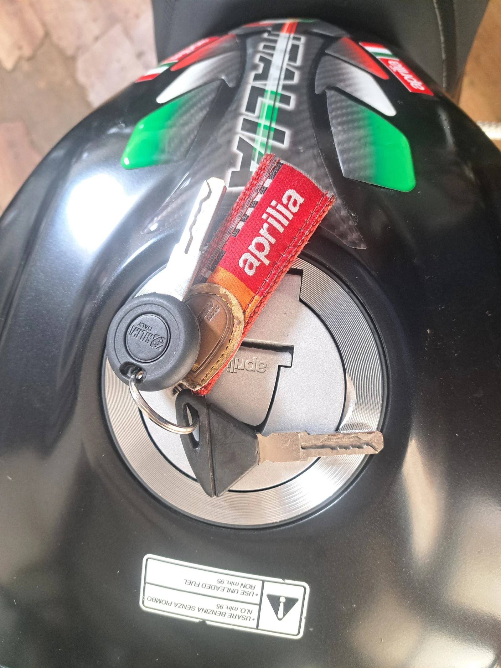 Aprilia Tuono V4 R APRC ABS | Mobile.bg   13