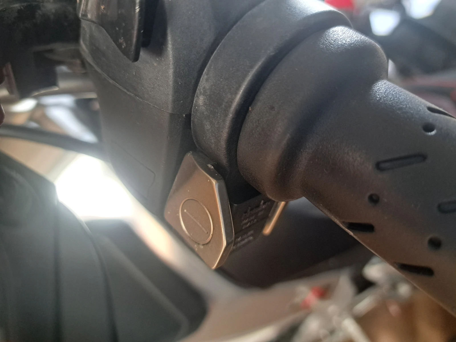 Aprilia Tuono V4 R APRC ABS | Mobile.bg   15