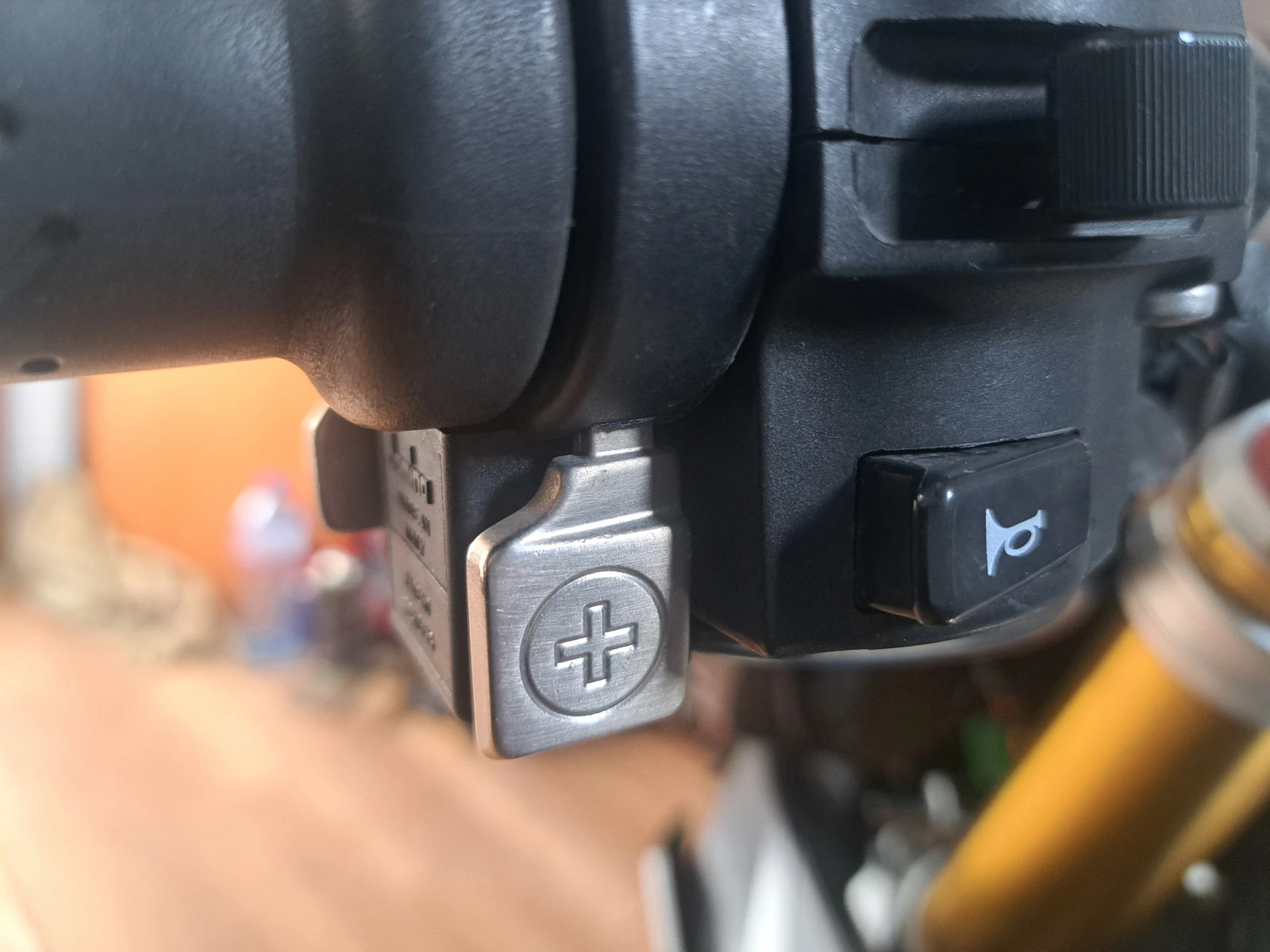 Aprilia Tuono V4 R APRC ABS | Mobile.bg   12