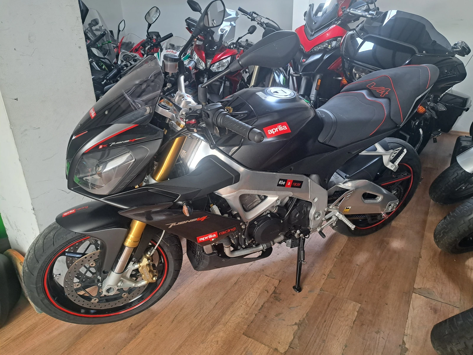 Aprilia Tuono V4 R APRC ABS - изображение 2