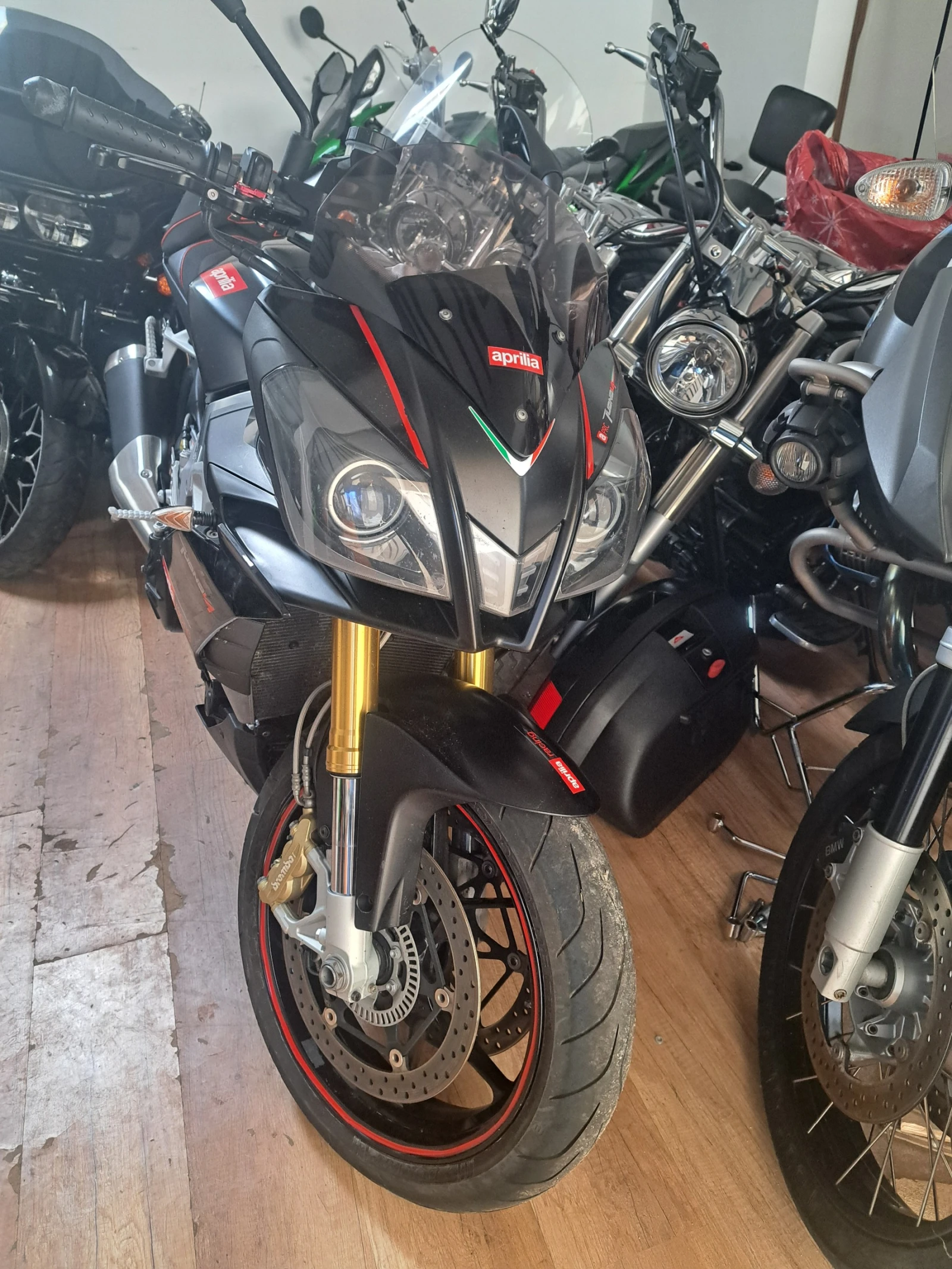 Aprilia Tuono V4 R APRC ABS - изображение 3