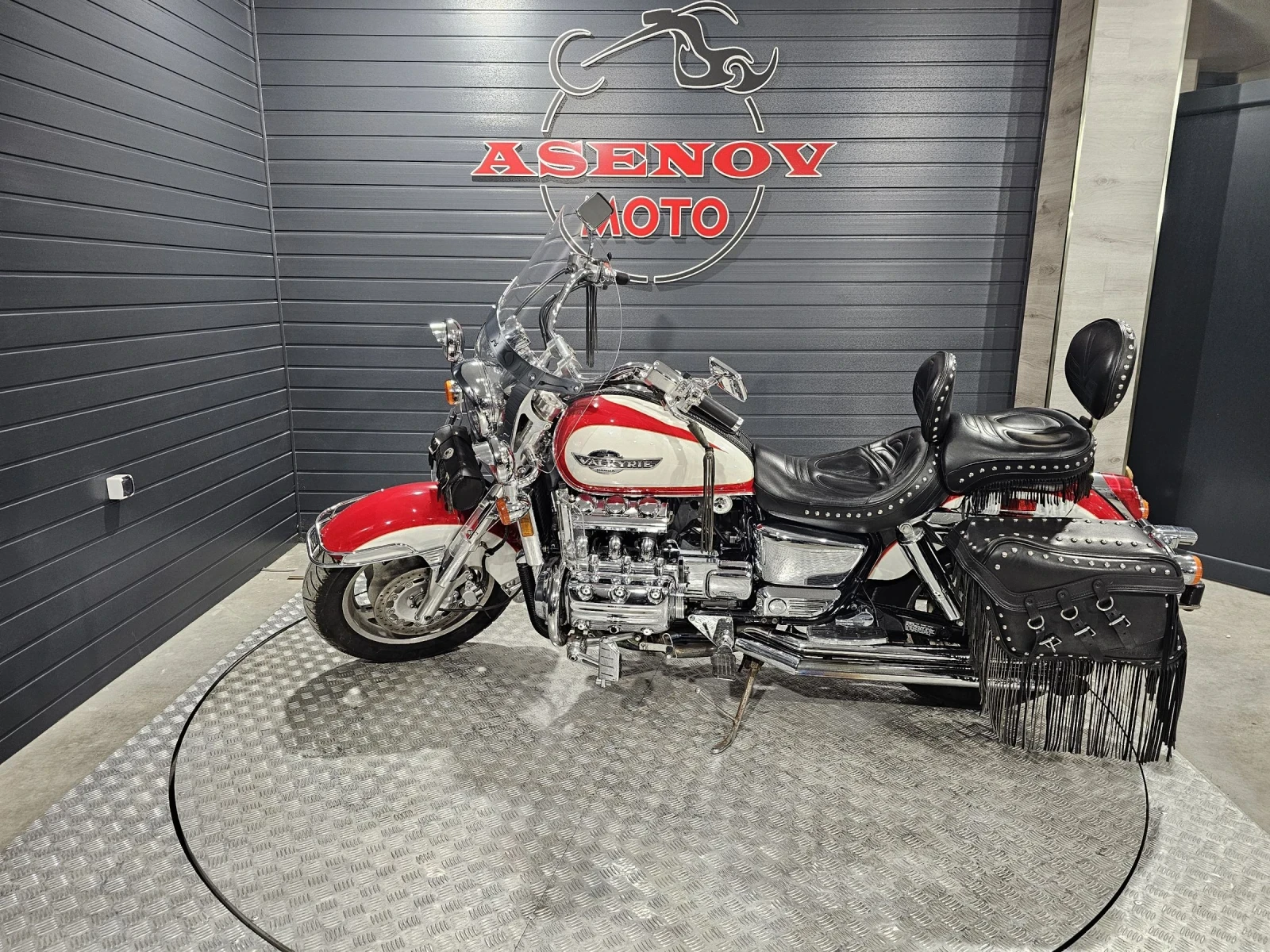 Honda Valkyrie RED & WHITE TANK, снимка 4 - Мотоциклети и мототехника - 54644814
