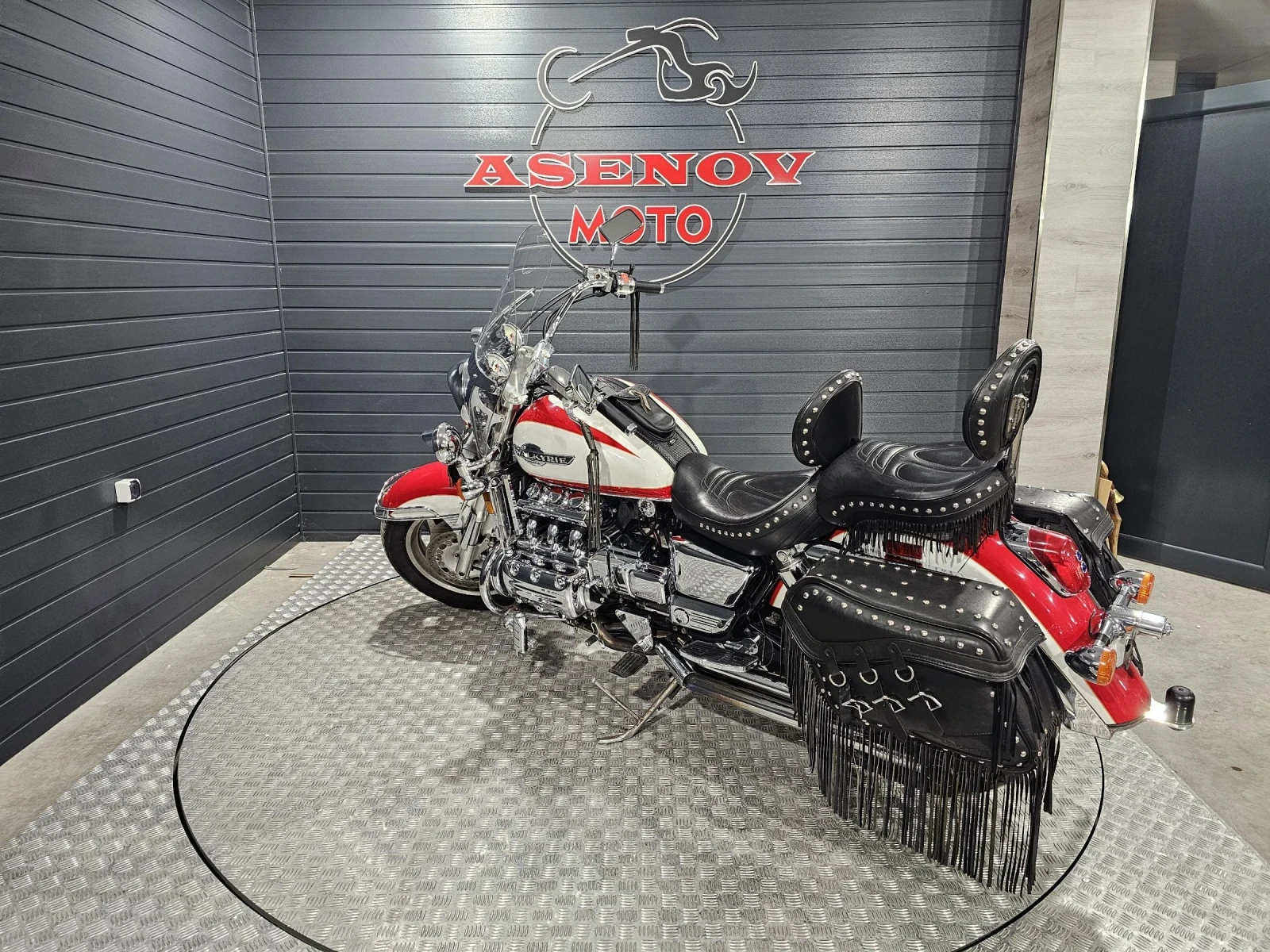 Honda Valkyrie RED & WHITE TANK, снимка 8 - Мотоциклети и мототехника - 54644814