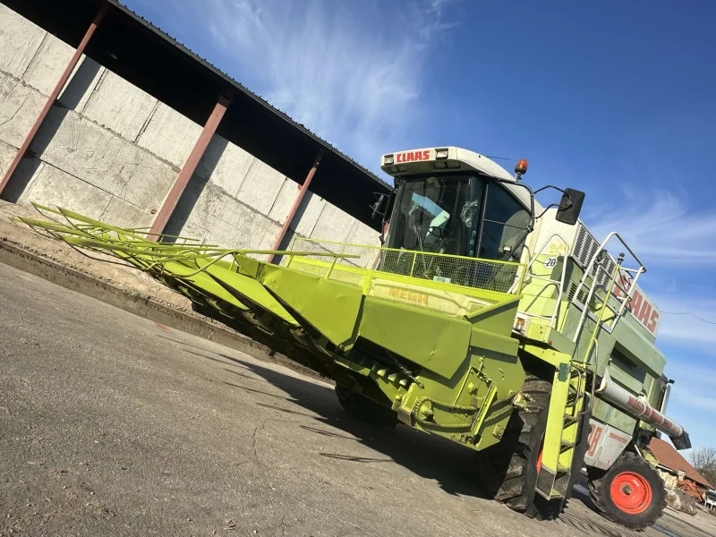 Комбайн Claas Mega 208 , снимка 3 - Селскостопанска техника - 52797732