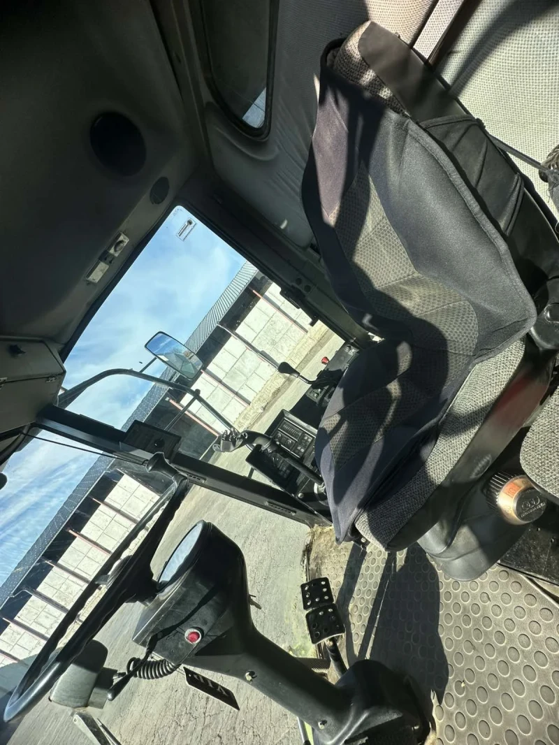 Комбайн Claas Mega 208 , снимка 3 - Селскостопанска техника - 52797732