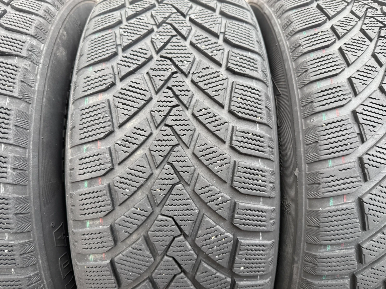 Гуми Зимни 205/55R16, снимка 6 - Гуми и джанти - 53932145