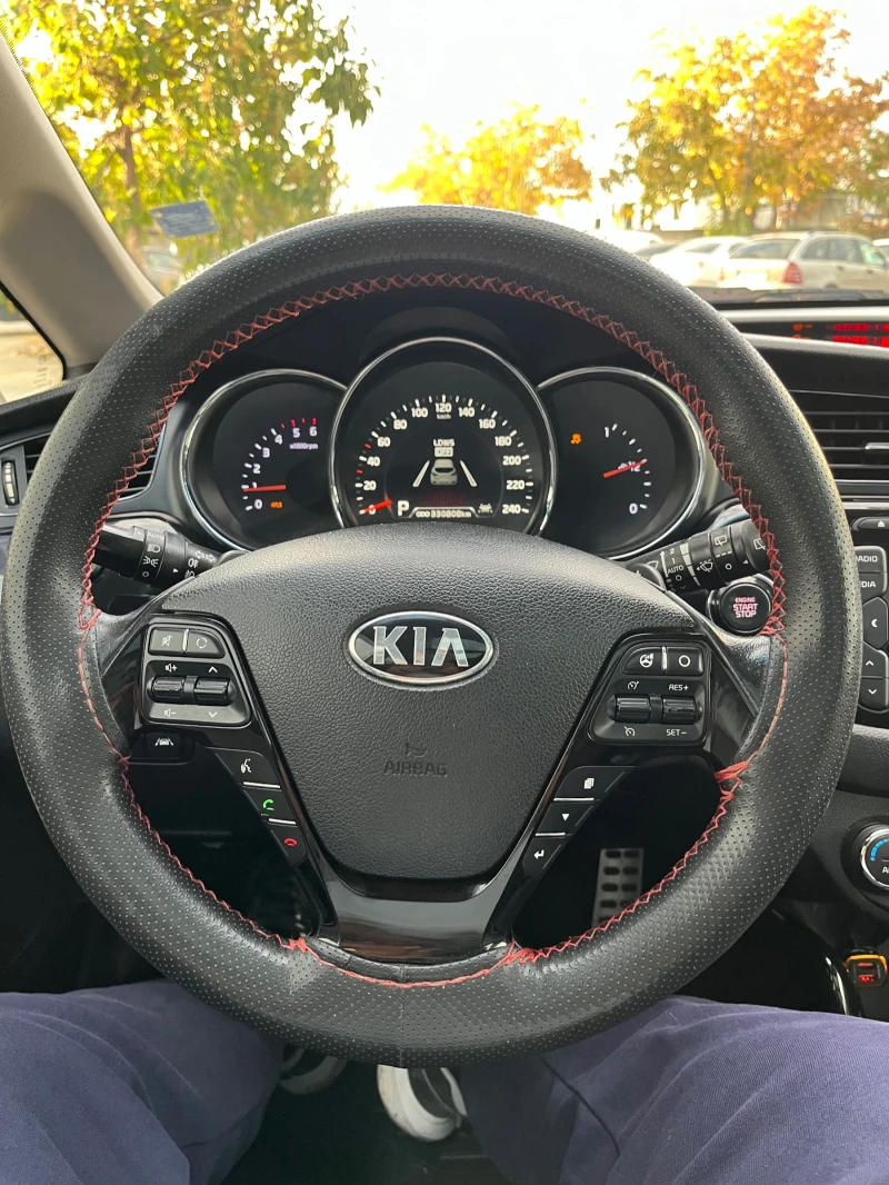 Kia Ceed, снимка 9 - Автомобили и джипове - 48276736