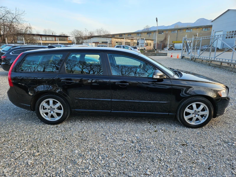 Volvo V50 1.6  115кс.Facelift Navi, снимка 2 - Автомобили и джипове - 49102901