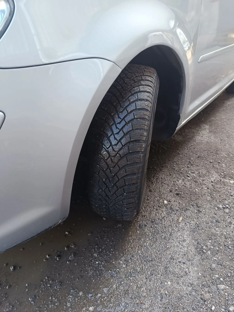 VW Touran 1.9 TDI, 105кс.Фейс, снимка 2 - Автомобили и джипове - 52509649