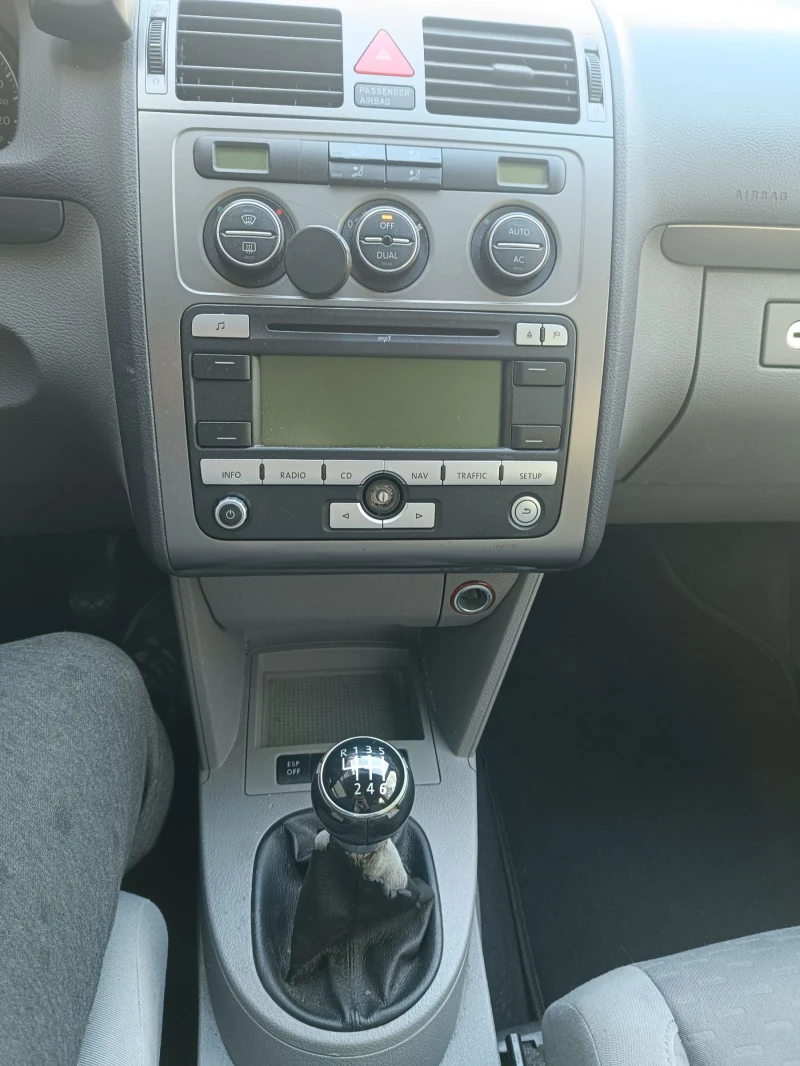 VW Touran 1.9 TDI, 105кс.Фейс, снимка 14 - Автомобили и джипове - 52509649