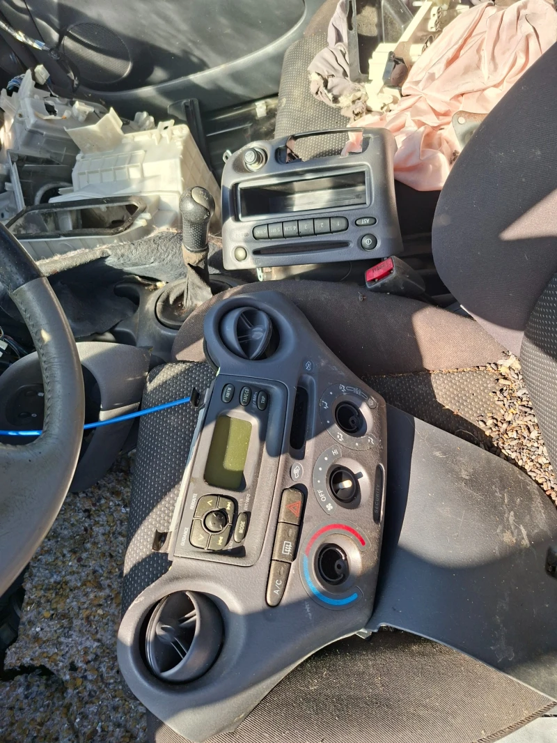 Toyota Yaris 1.5 vts 110к.с, снимка 8 - Автомобили и джипове - 52262933