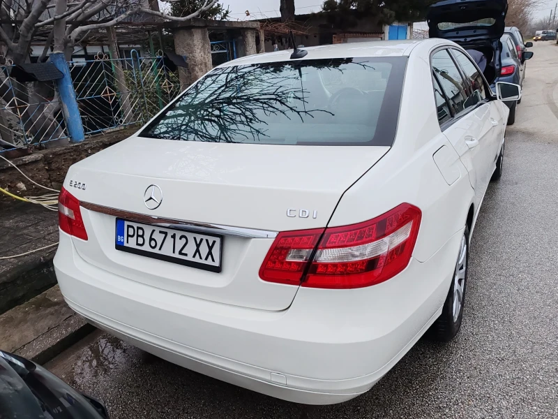 Mercedes-Benz E 200 E220, снимка 9 - Автомобили и джипове - 52859244