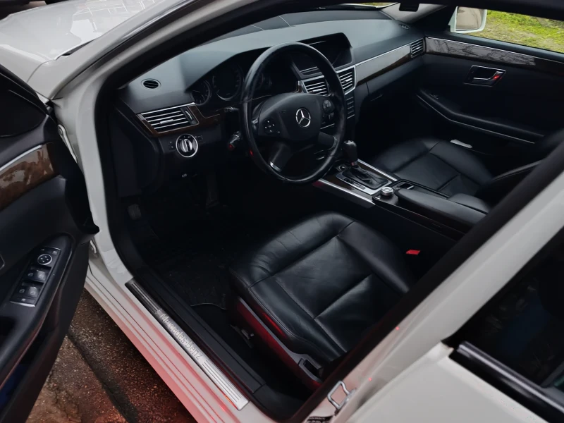 Mercedes-Benz E 200 E220, снимка 10 - Автомобили и джипове - 52859244