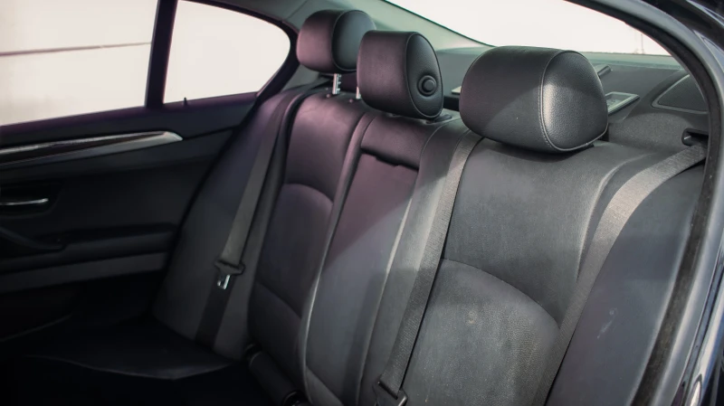 BMW 535 * XDRIVE * KEYLESS * HEAD UP * CARPLAY * ПОДГРЕВИ , снимка 16 - Автомобили и джипове - 53502659