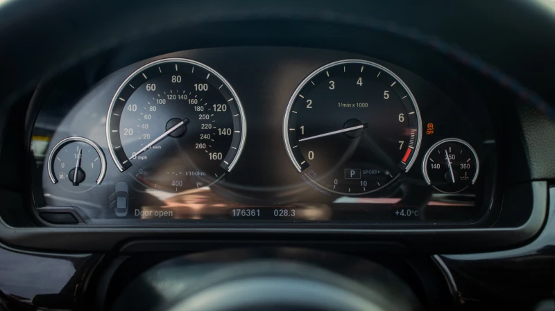 BMW 535 * XDRIVE * KEYLESS * HEAD UP * CARPLAY * ПОДГРЕВИ , снимка 10 - Автомобили и джипове - 53502659