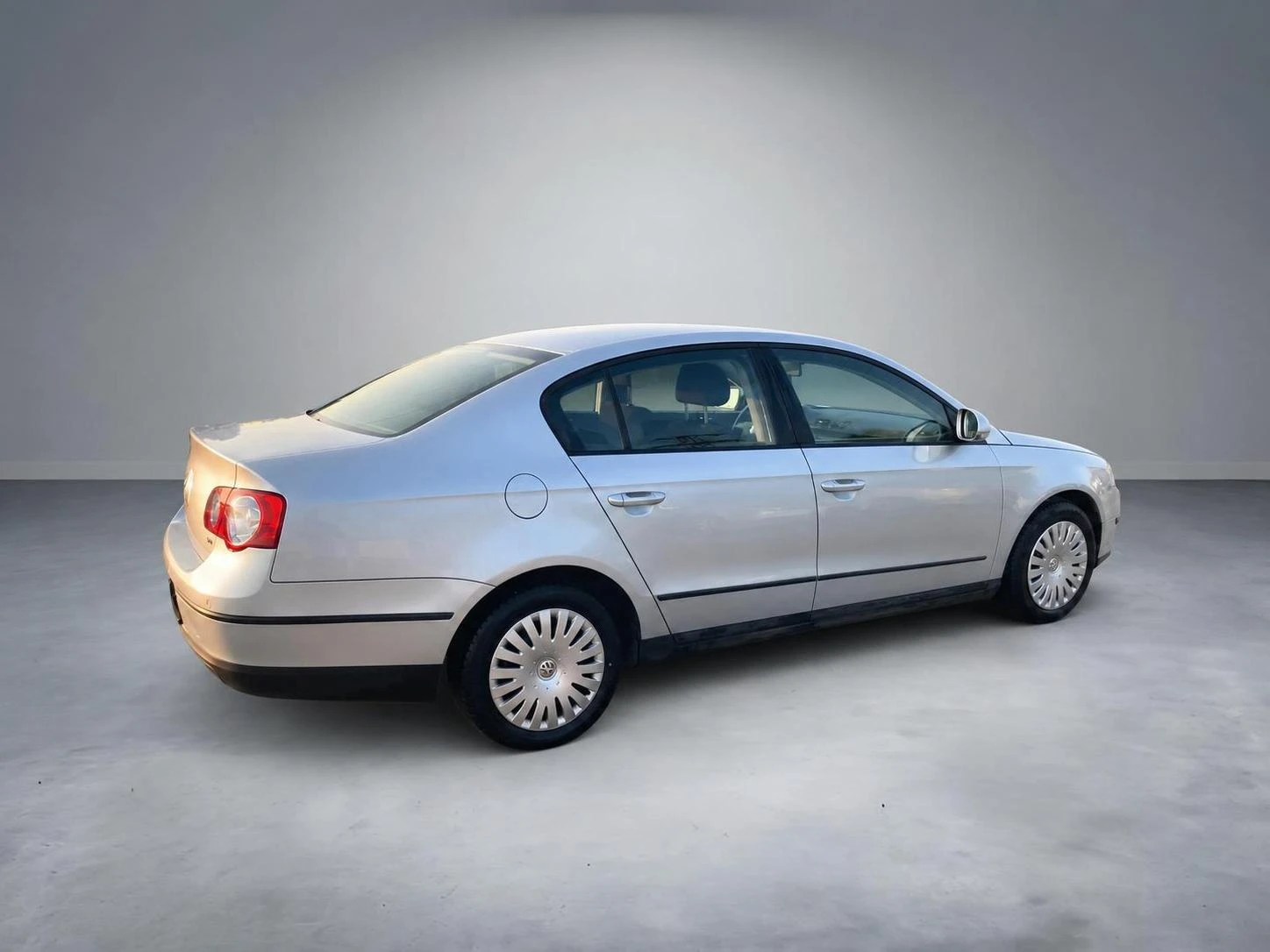 VW Passat 1.9 TDI , снимка 7 - Автомобили и джипове - 49144183