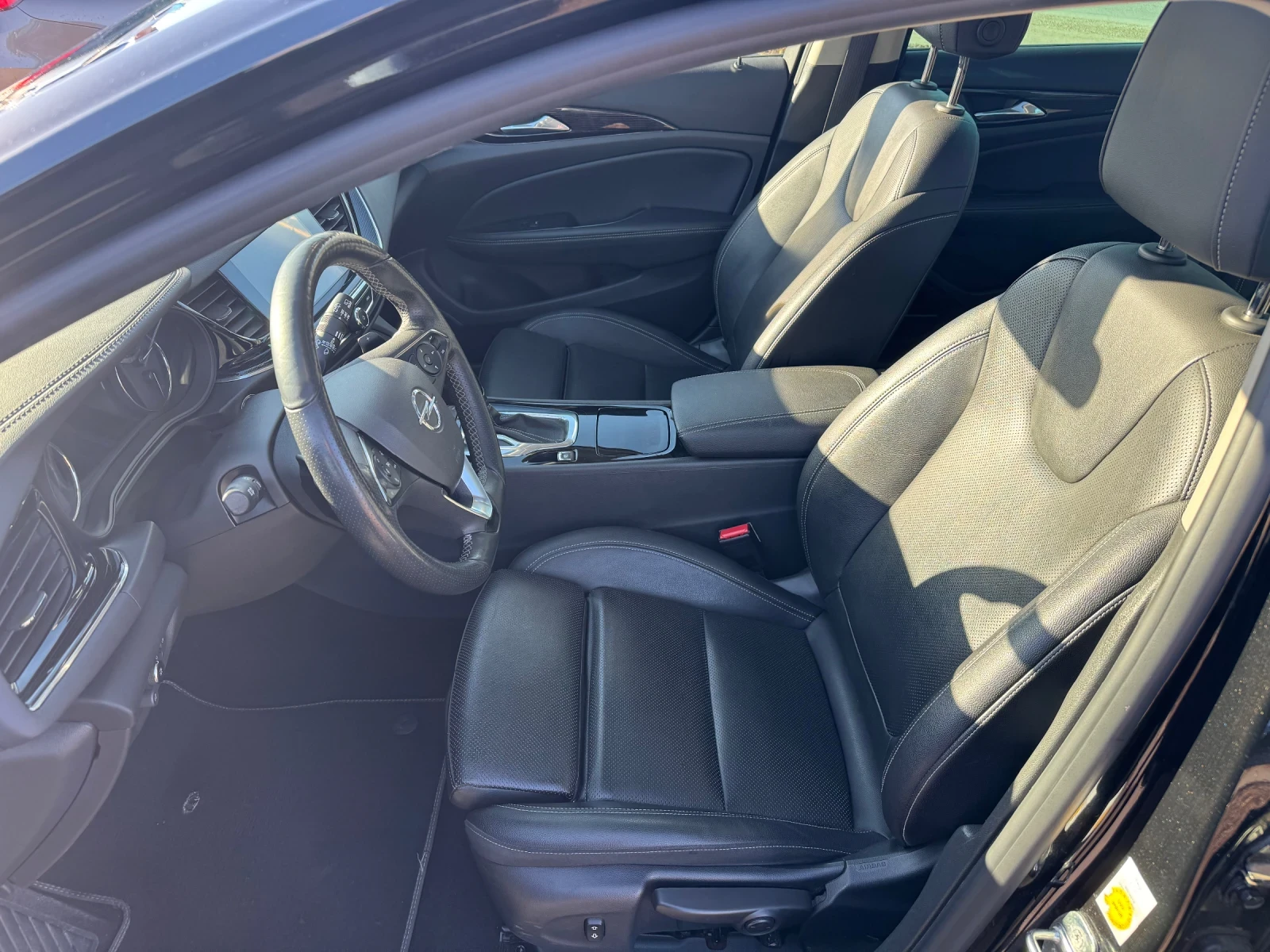 Opel Insignia 2.0 CDTI 170к.с Нов Внос* КОЖА* Панорама*  - изображение 9
