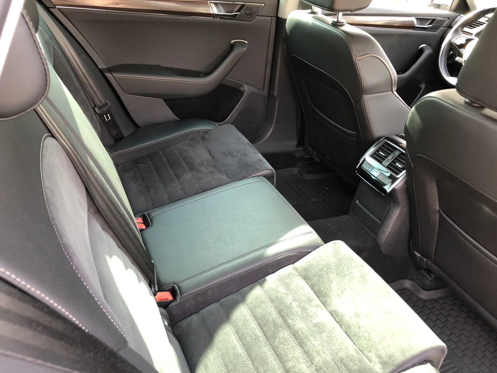 Skoda Superb SCOUT 2.0TDI - изображение 8