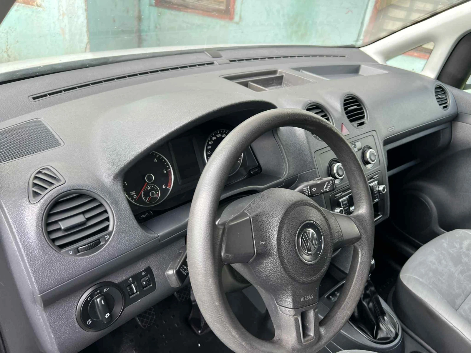 VW Caddy 1.6TDI | Mobile.bg — изображение 12