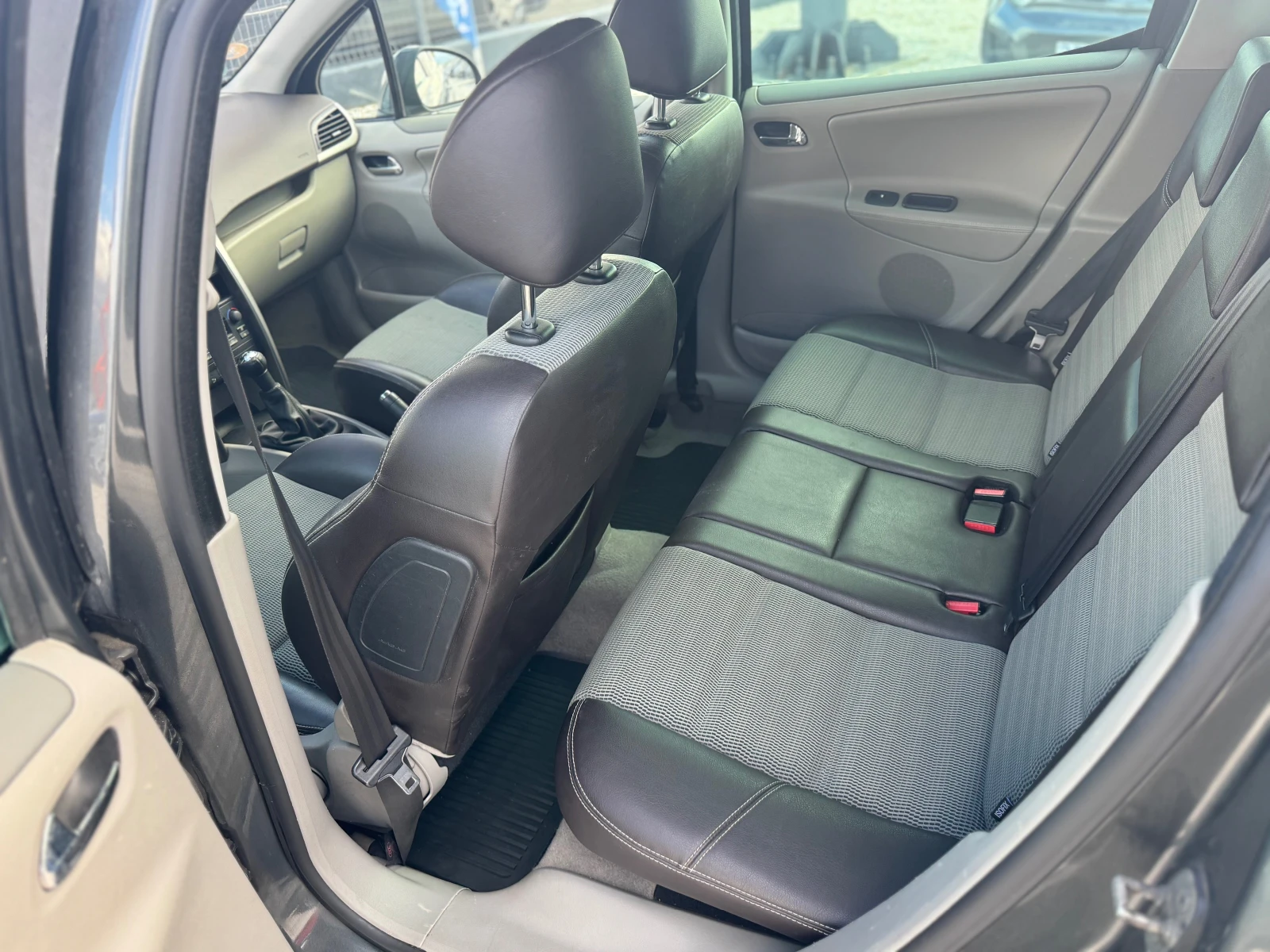 Peugeot 207 1.6 HDI - изображение 4