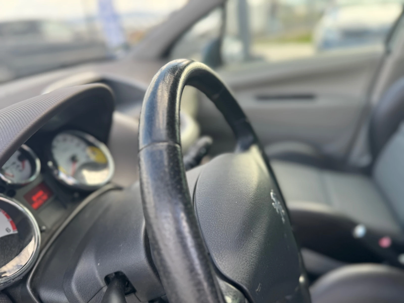 Peugeot 207 1.6 HDI - изображение 3