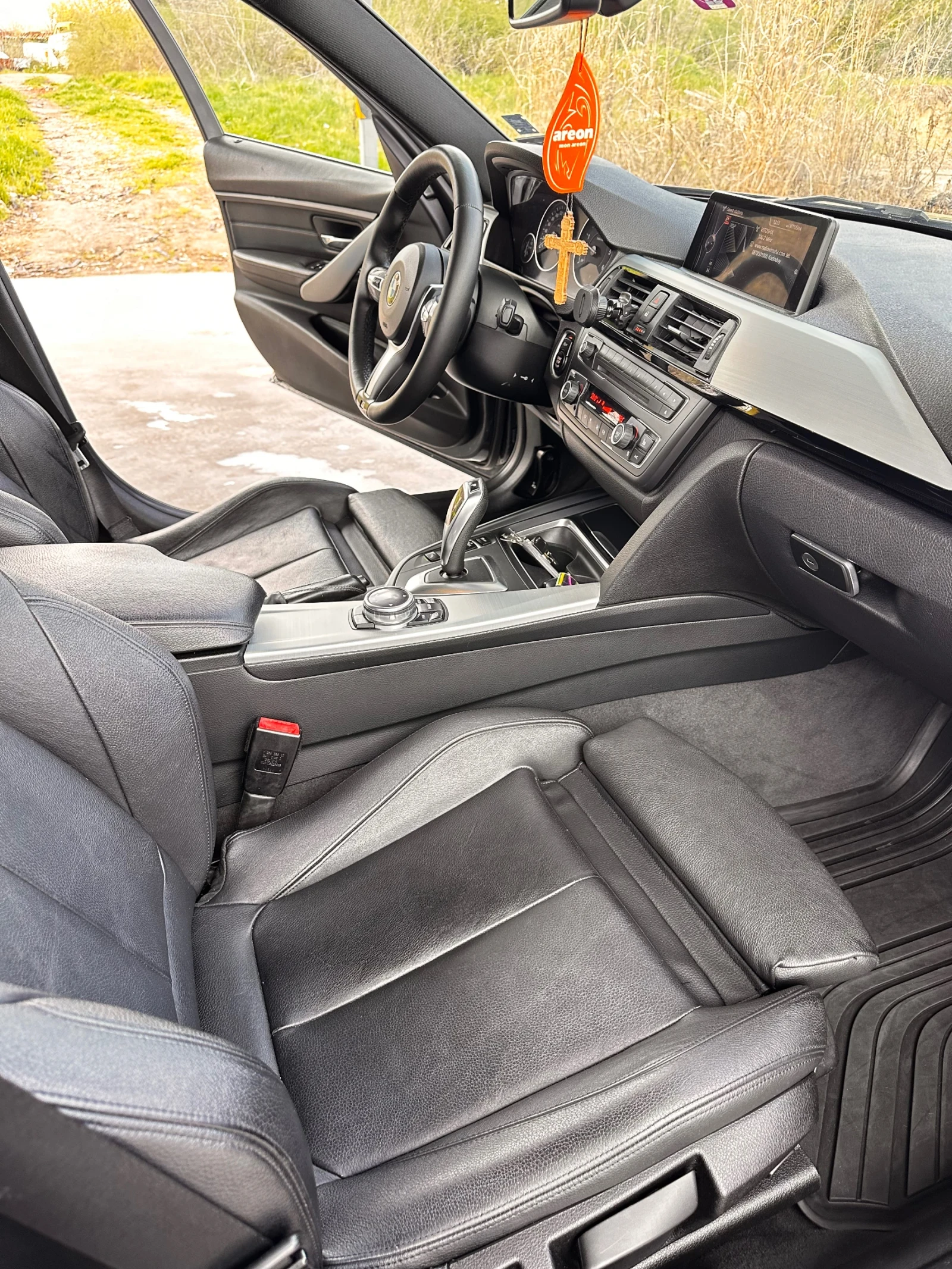 BMW 335 xD  - изображение 8