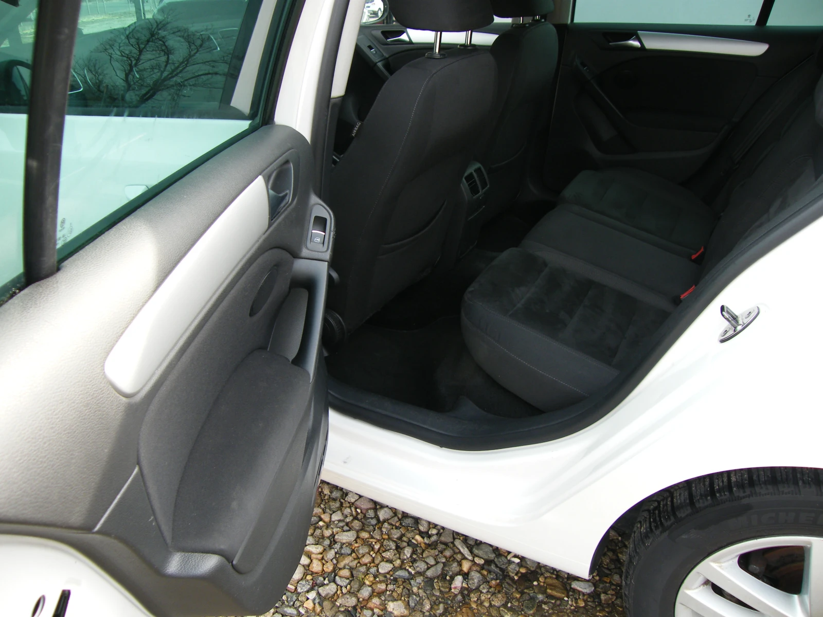 VW Golf 1.6TDI HIGHLINE, снимка 12 - Автомобили и джипове - 53734913