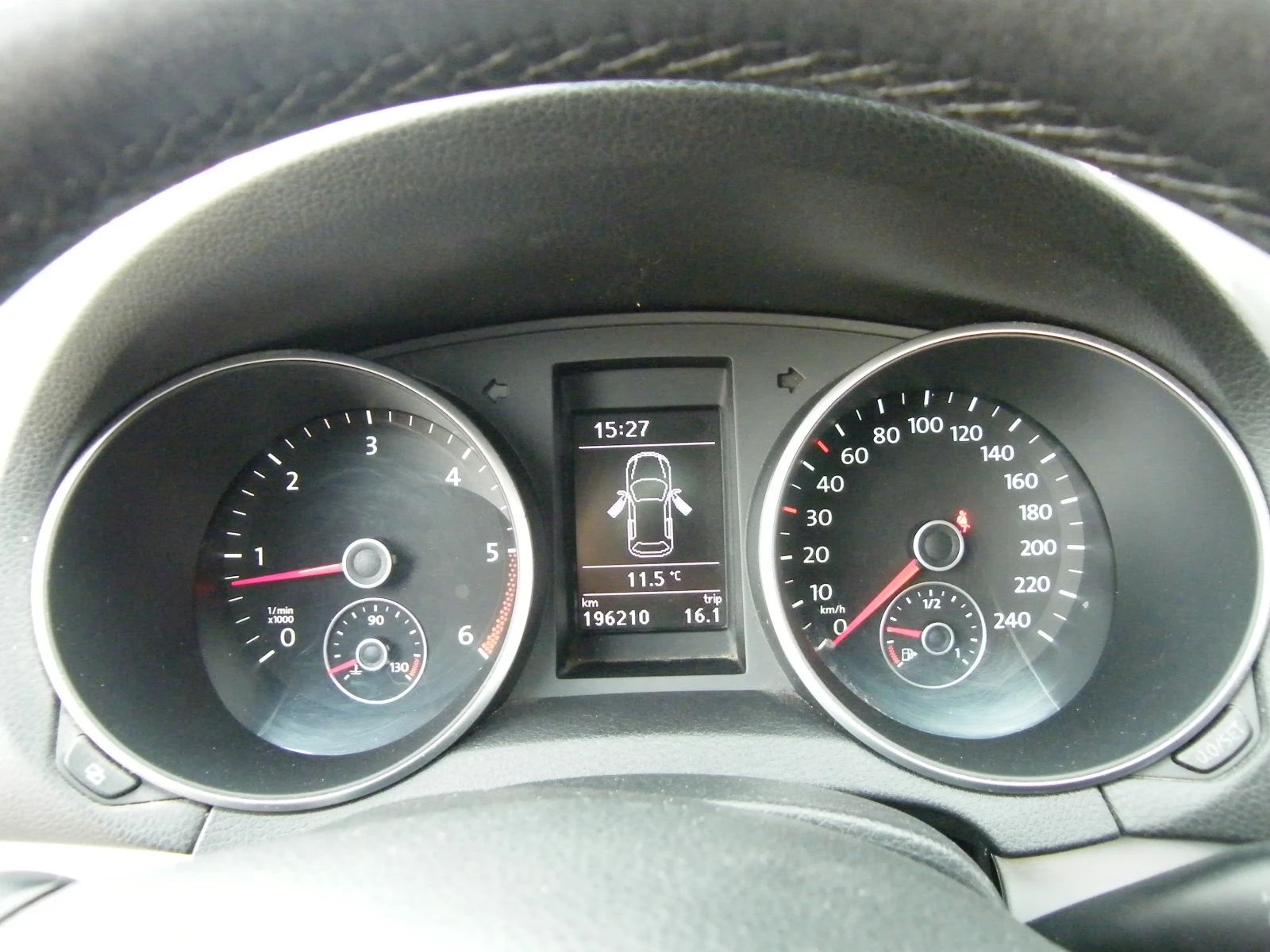 VW Golf 1.6TDI HIGHLINE, снимка 10 - Автомобили и джипове - 53734913