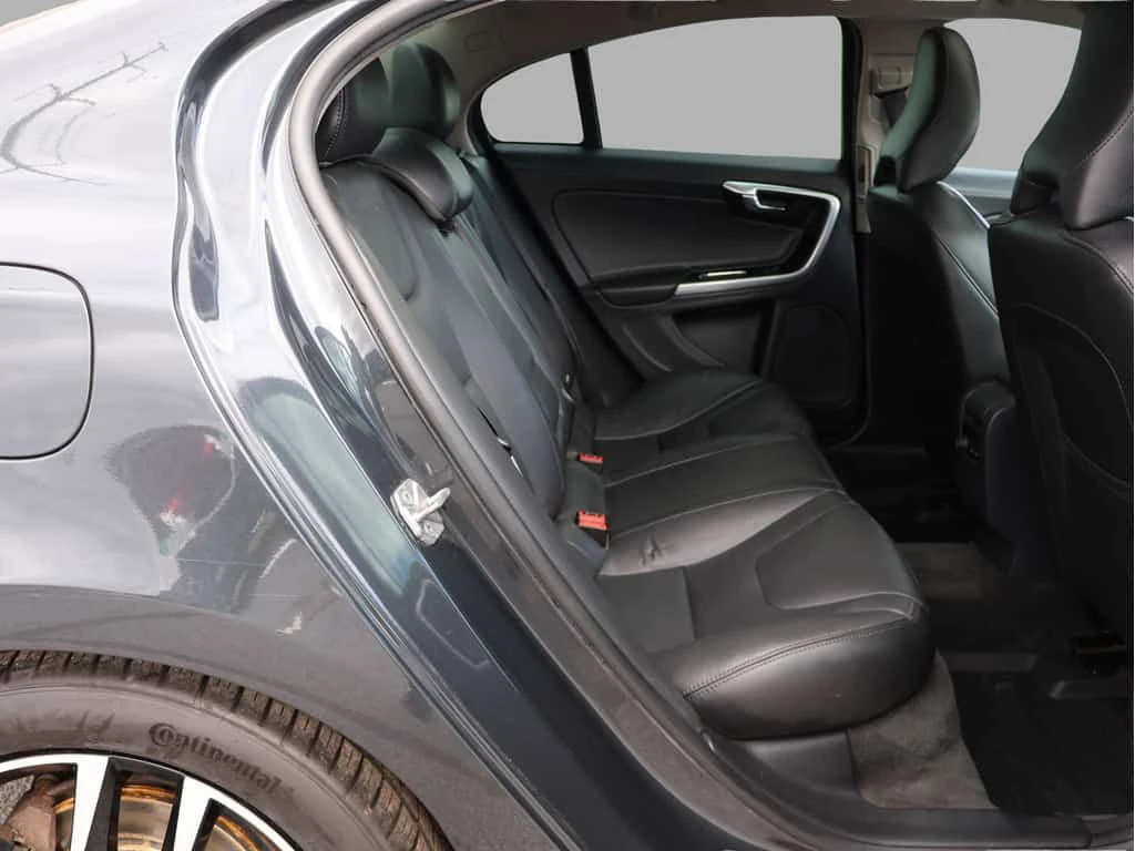 Volvo S60 * T6 DYNAMIC AWD * VOLVO MAINTAIN* CAMERA NAV BLUE, снимка 15 - Автомобили и джипове - 53862621