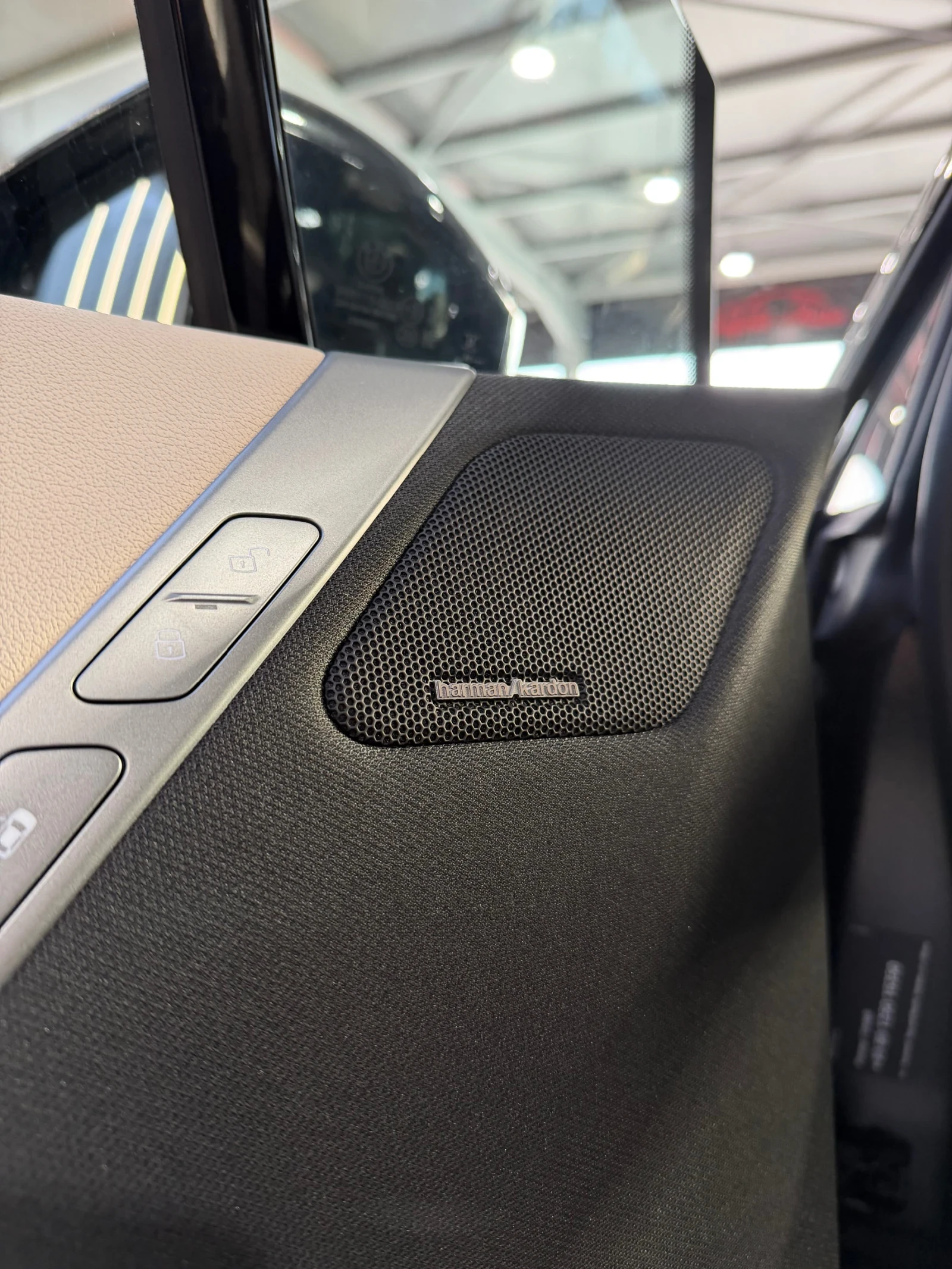 BMW iX 40 xDrive * HARMAN/KARDON* HEAD UP* M PACKET* 360 , снимка 11 - Автомобили и джипове - 54220705