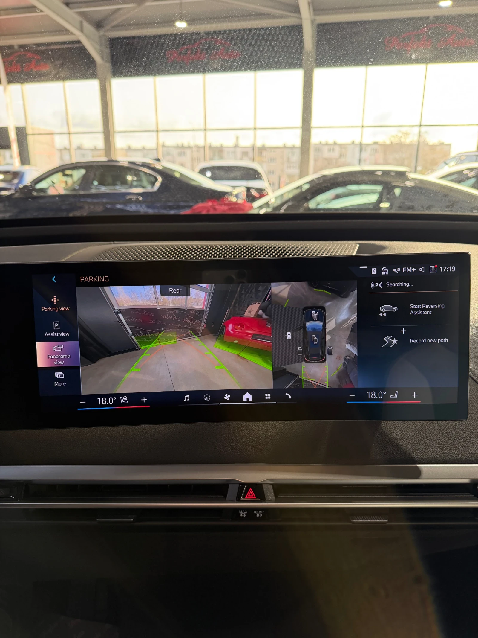 BMW iX 40 xDrive * HARMAN/KARDON* HEAD UP* M PACKET* 360 , снимка 8 - Автомобили и джипове - 54220705