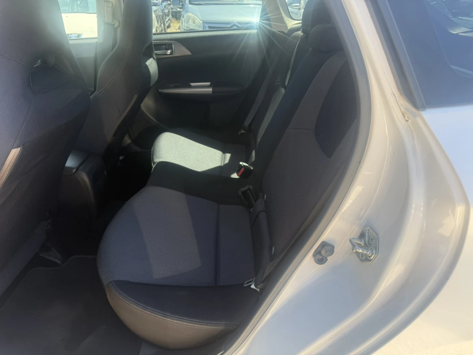 Subaru Impreza 2.0d БАРТЕР , снимка 10 - Автомобили и джипове - 54780535