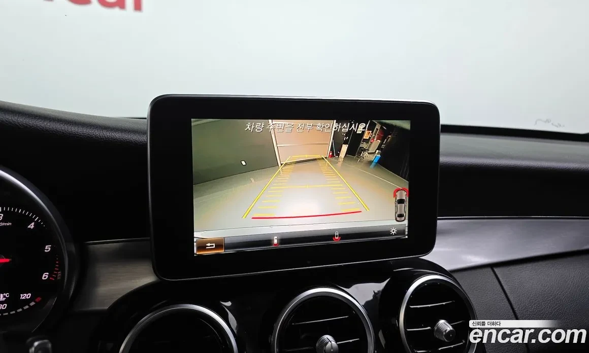 Mercedes-Benz C 220 4MATIC HEAD UP/AMG LINE/360CAM/PANORAMA, снимка 15 - Автомобили и джипове - 55143916
